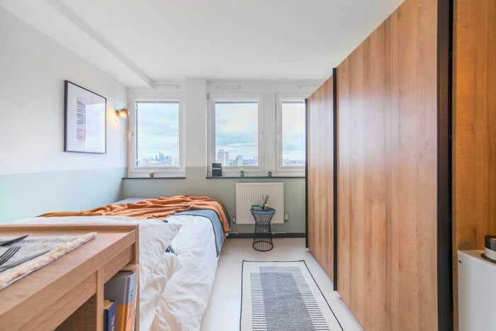 Studio To Rent In Uncle Stockwell, Courland Grove, London, SW8