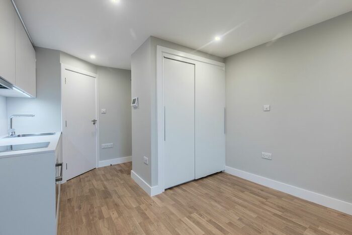 Studio To Rent In Fordwych Road, London, NW2