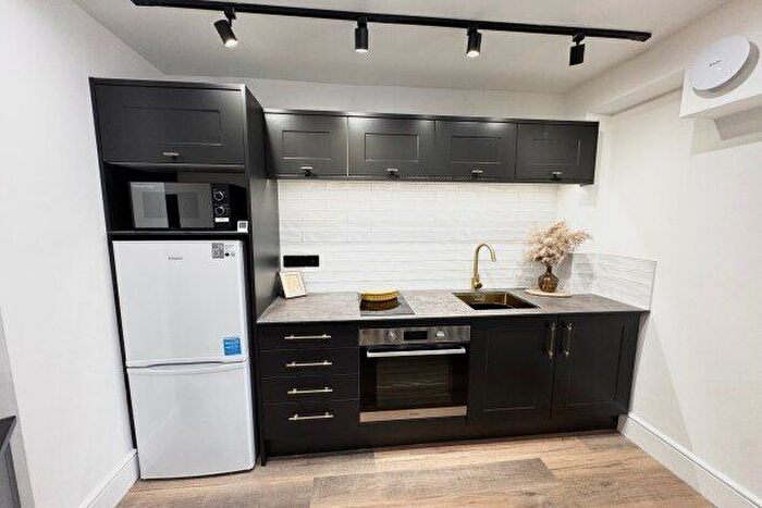 1 Bedroom Studio To Rent In Room Lawford Road, Rugby, CV21
