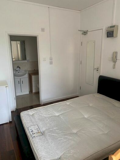 Studio To Rent In Marchmont Street, Holborn London, WC1N