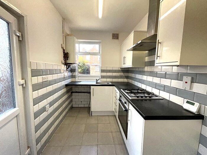 2 Bedroom Terraced House To Rent In Gladstone Road, Hexthorpe, DN4