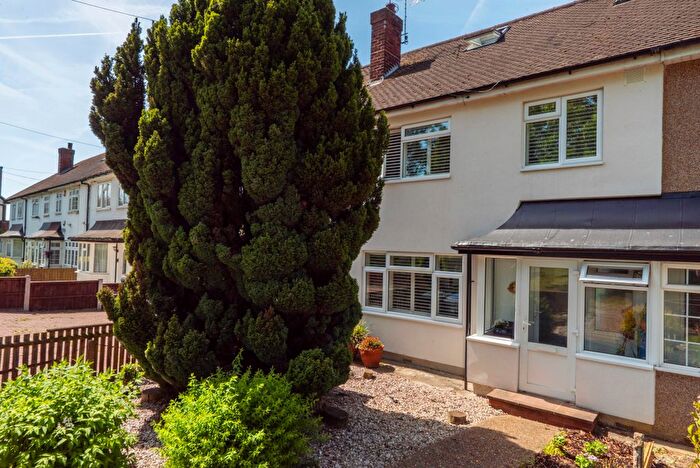 4 Bedroom Terraced House For Sale In Windmill Lane, Southall, UB2