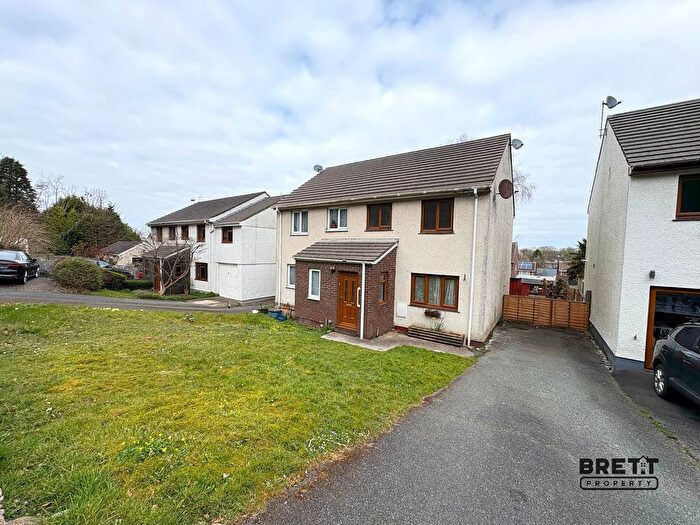 2 Bedroom Semi-Detached House To Rent In Victoria Road, Pembroke Dock, Pembrokeshire., SA72
