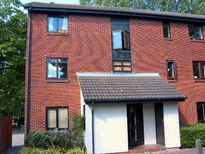1 Bedroom Flat To Rent In Merton Close, Didcot, OX11