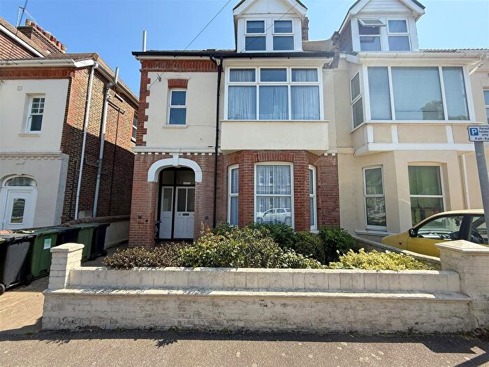 2 Bedroom Flat To Rent In Albany Road, Bexhill-On-Sea, TN40