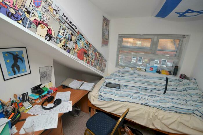 5 Bedroom House To Rent In Teignmouth Road, Birmingham, B29