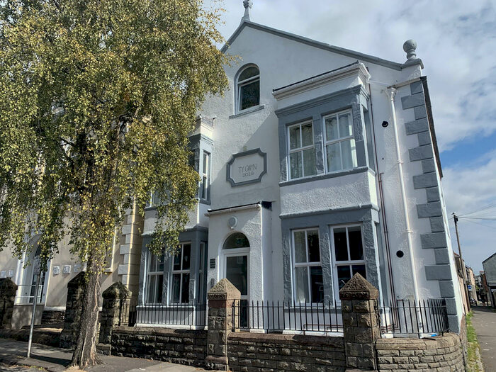 2 Bedroom Apartment To Rent In The Loft, CF62