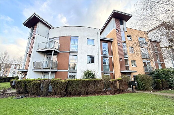 1 Bedroom Flat For Sale In Kelvin Gate, Bracknell, Berkshire, RG12