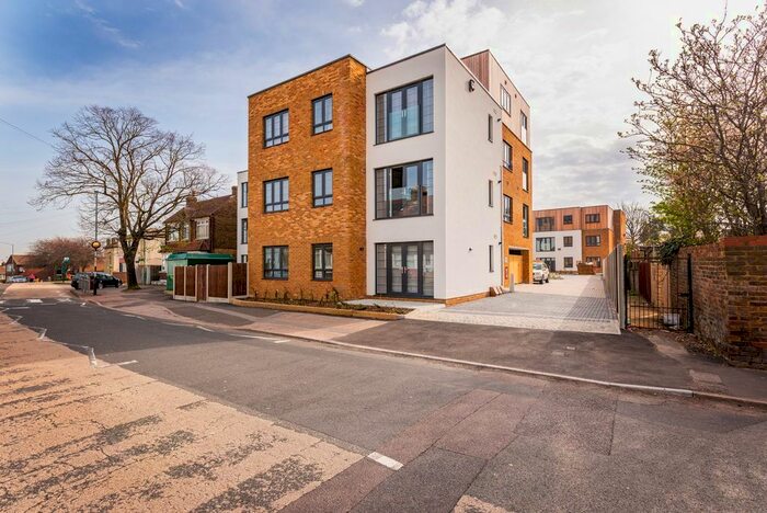 1 Bedroom Flat To Rent In Ingram Road, Gillingham, ME7