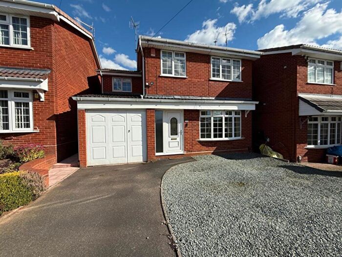 4 Bedroom Detached House For Sale In Hamilton Avenue, Halesowen, B62