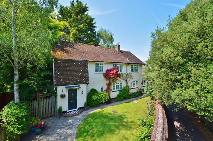 5 Bedroom Detached House For Sale In Gibson Lane, Haddenham, HP17