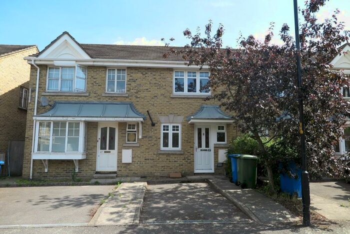 2 Bedroom Terraced House To Rent In Ann Moss Way, Canada Water, SE16
