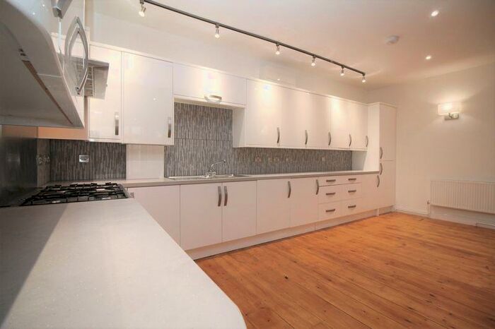 3 Bedroom Ground Flat To Rent In Kings Court, Merrywood Road, Southville, BS3