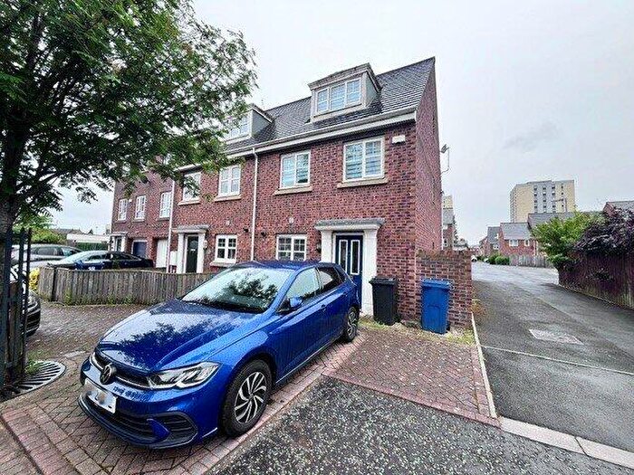 3 Bedroom End Of Terrace House For Sale In Palmer Walk, Jarrow, Tyne And Wear, NE32