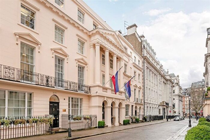 1 Bedroom Flat To Rent In Hobhouse Court, Fitzrovia Amp; Covent Garden, SW1Y