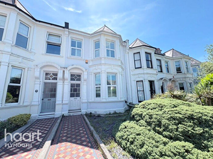 3 Bedroom Semi-Detached House For Sale In De La Hay Avenue, Plymouth, PL3