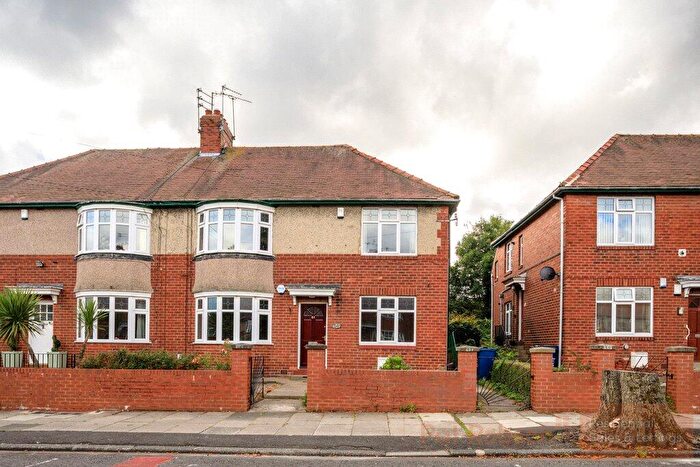 2 Bedroom Apartment To Rent In Harewood Road, Gosforth, Newcastle Upon Tyne, NE3