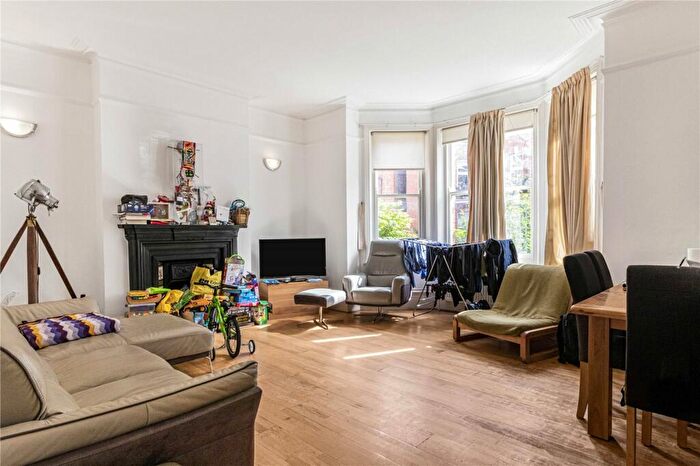 3 Bedroom Apartment To Rent In Antrim Road, London, NW3