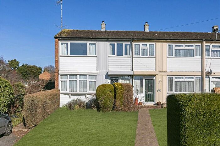 3 Bedroom Terraced House For Sale In Dark Lane, Harpenden, AL5