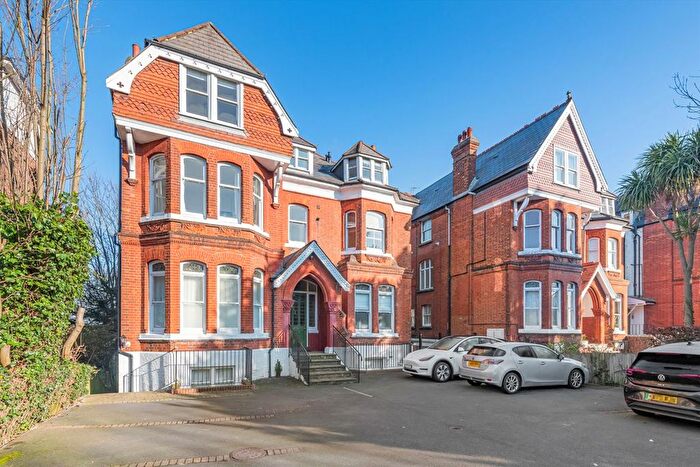 2 Bedroom Flat To Rent In Mount Avenue, London, W5