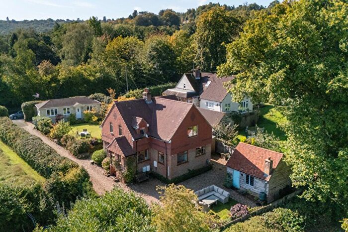 4 Bedroom Detached House For Sale In Petworth Road, Haslemere, GU27