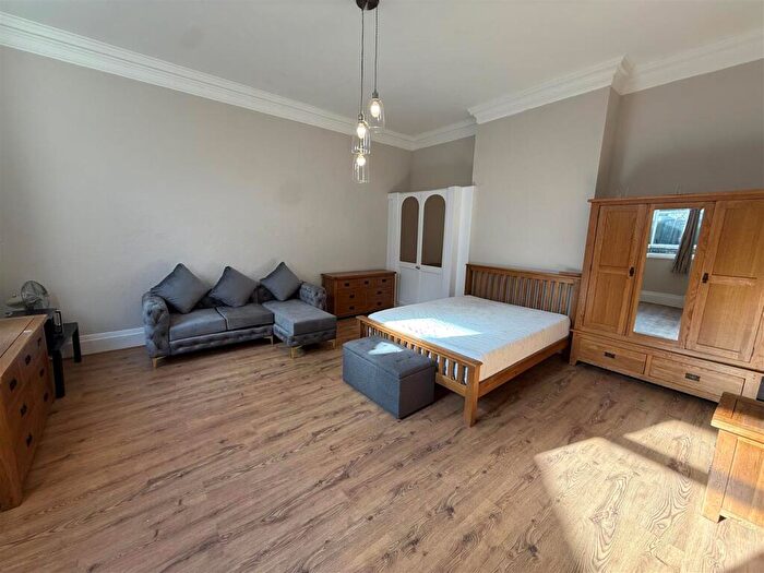 Studio To Rent In Bishop Lane, HU1