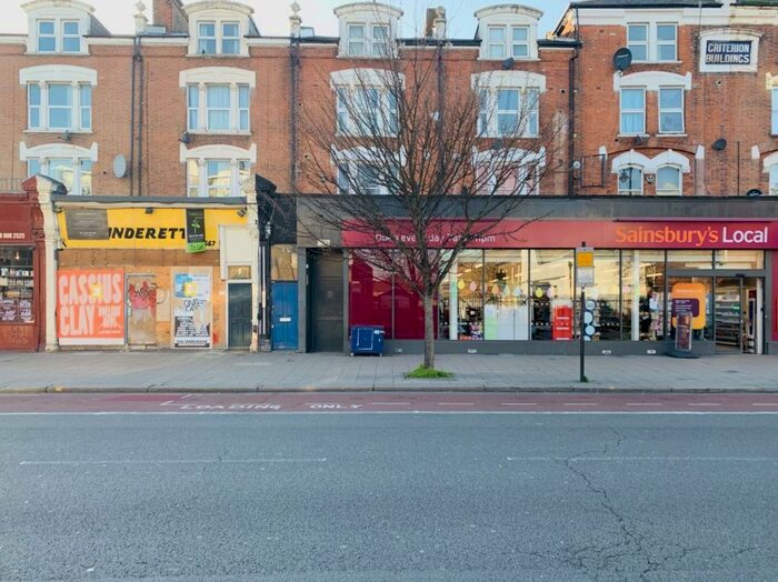 Flat To Rent In High Road, Tottenham, N17