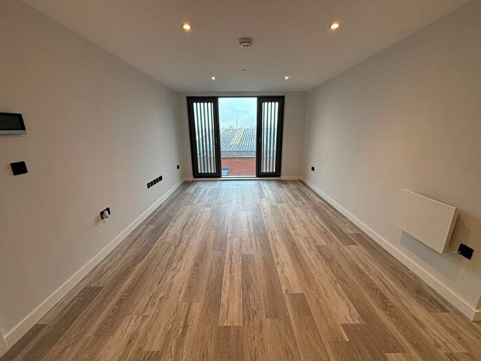 2 Bedroom Property To Rent In Apex Lofts, Birmingham, B12