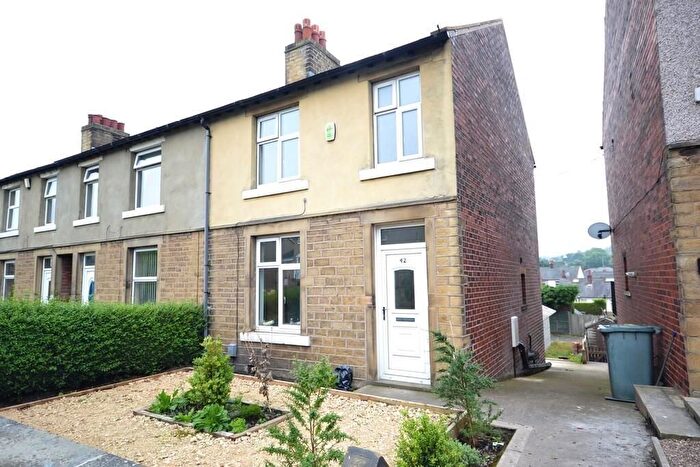 4 Bedroom End Terrace House For Sale In Long Lane, Huddersfield, West Yorkshire, HD5