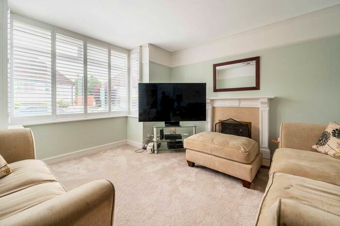 3 Bedroom Detached House To Rent In Weston Road, Stoughton, Guildford, GU2