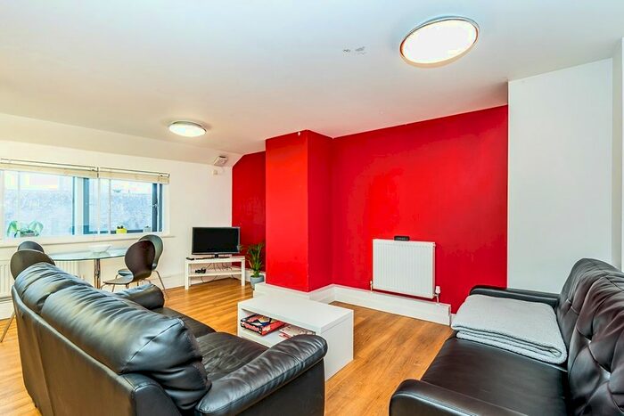 4 Bedroom Flat To Rent In Carlton Place, Southampton, SO15