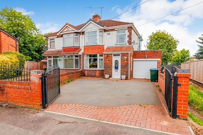 3 Bedroom Semi Detached House For Sale In Clovelly Road, Coventry, CV2