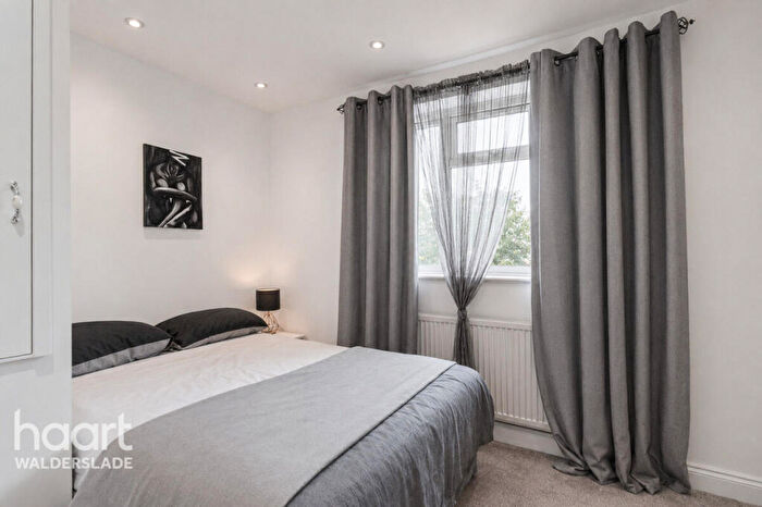 2 Bedroom Terraced House For Sale In Ramillies Close, Chatham, ME5