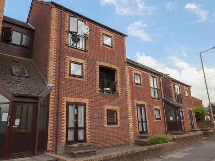 2 Bedroom Flat To Rent In Causeway, Banbury, OX16