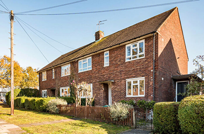 2 Bedroom Maisonette For Sale In Northbrook Road, Barnet, EN5