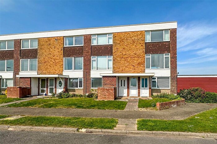 2 Bedroom Apartment For Sale In Overstrand Avenue, Rustington, Littlehampton, West Sussex, BN16