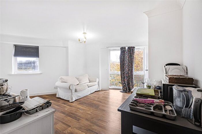 2 Bedroom Flat To Rent In Poplar High Street, London, E14