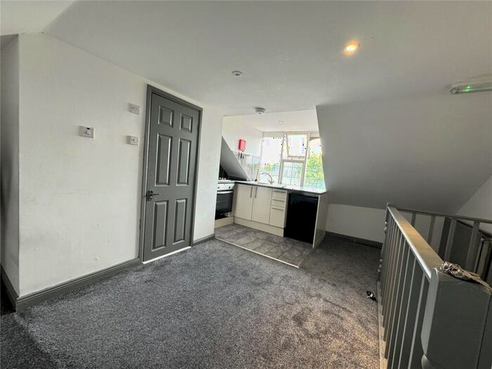 Apartment To Rent In Studio, Hunt Street, Old Town, Swindon, SN1