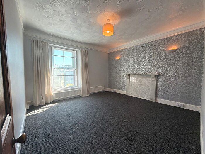 3 Bedroom Maisonette To Rent In King Edward Street, Whitland, SA34