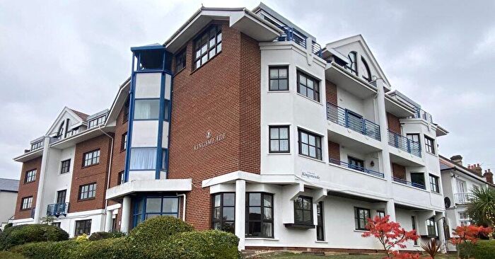 2 Bedroom Retirement Property For Sale In Flat Kings Meade, Kings Road, Westcliff-on-Sea, Essex, SS0
