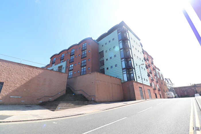 3 Bedroom Apartment To Rent In Curzon Place, Gateshead Quayside, NE8