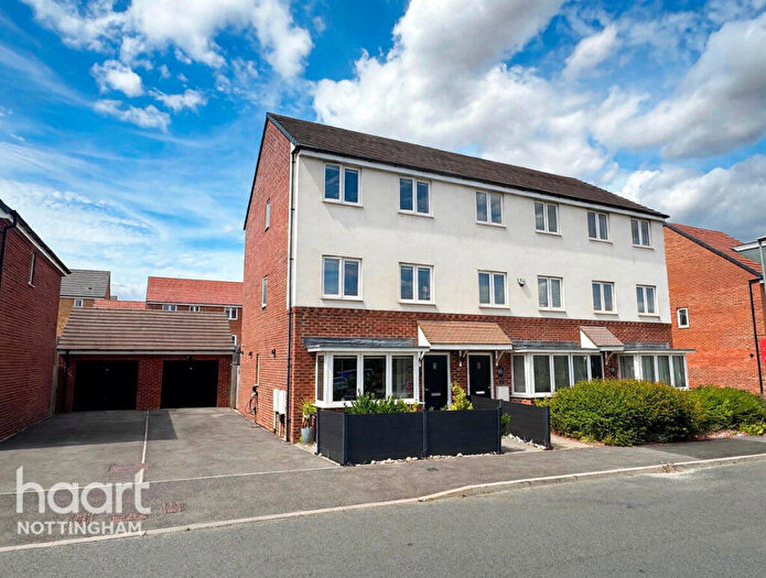5 Bedroom Town House For Sale In Hopwood Road, Chase Farm, NG4