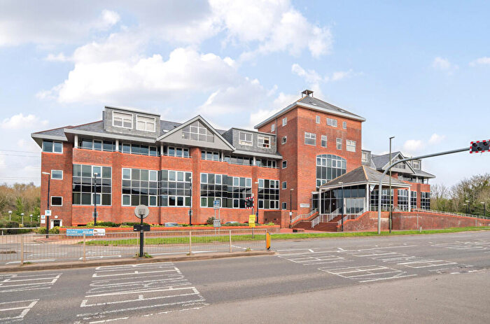 1 Bedroom Apartment For Sale In Ladymead, Guildford, Surrey, GU1