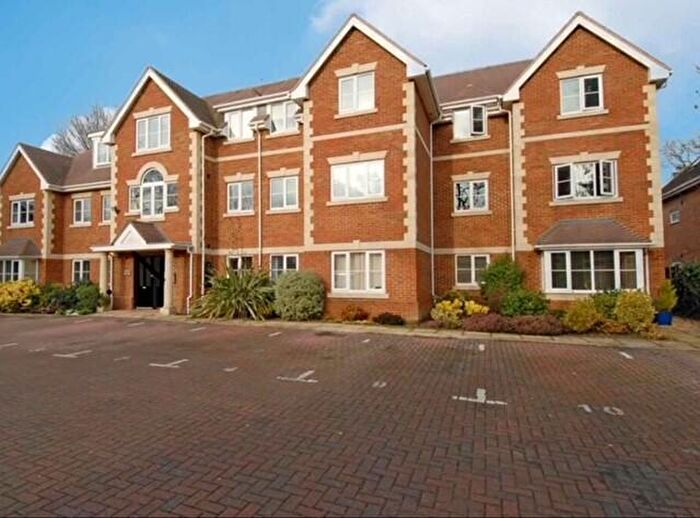 2 Bedroom Flat To Rent In Heron Court, Yorktown Road, Sandhurst, GU47