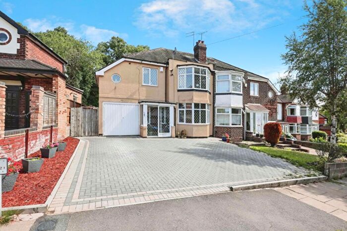 4 Bedroom Semi-Detached House For Sale In Lyndhurst Road, Birmingham, West Midlands, B24