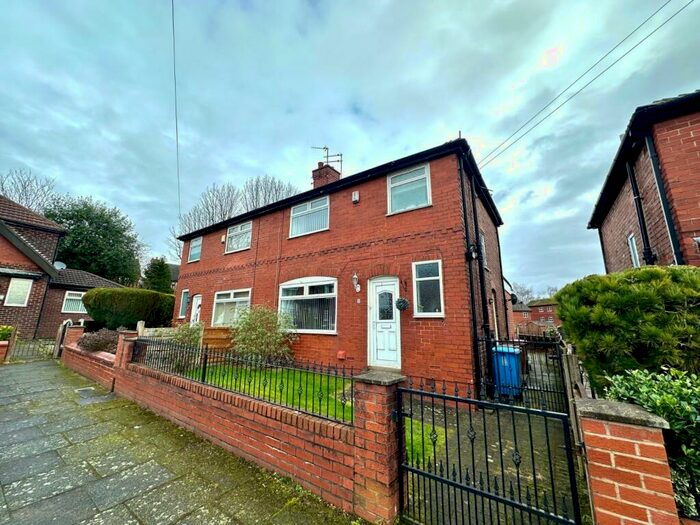 3 Bedroom Semi-Detached House To Rent In Collingwood Drive, Swinton, Manchester, M27