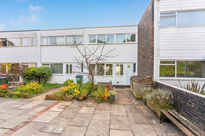 3 Bedroom Terraced House For Sale In Barons Walk, Lewes, BN7