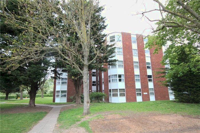 2 Bedroom Flat To Rent In Riverside Close, Hanwell, Ealing, London, W7