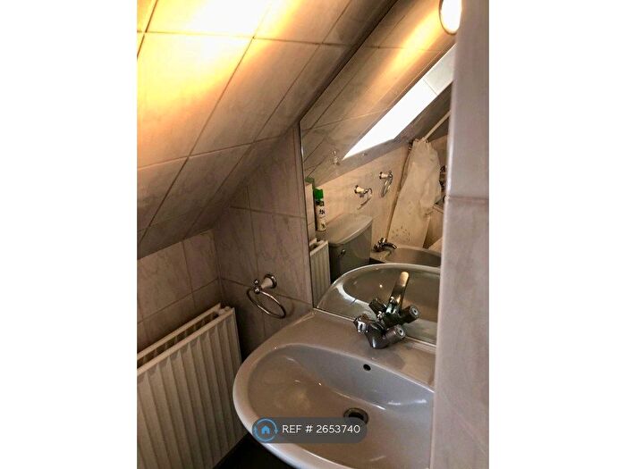 1 Bedroom Flat To Rent In Hendon Way, London, NW2