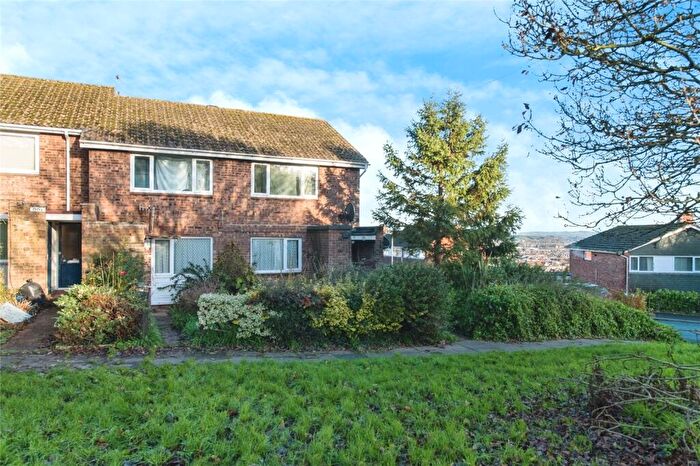 2 Bedroom Flat For Sale In Barley Farm Road, Exeter, Devon, EX4